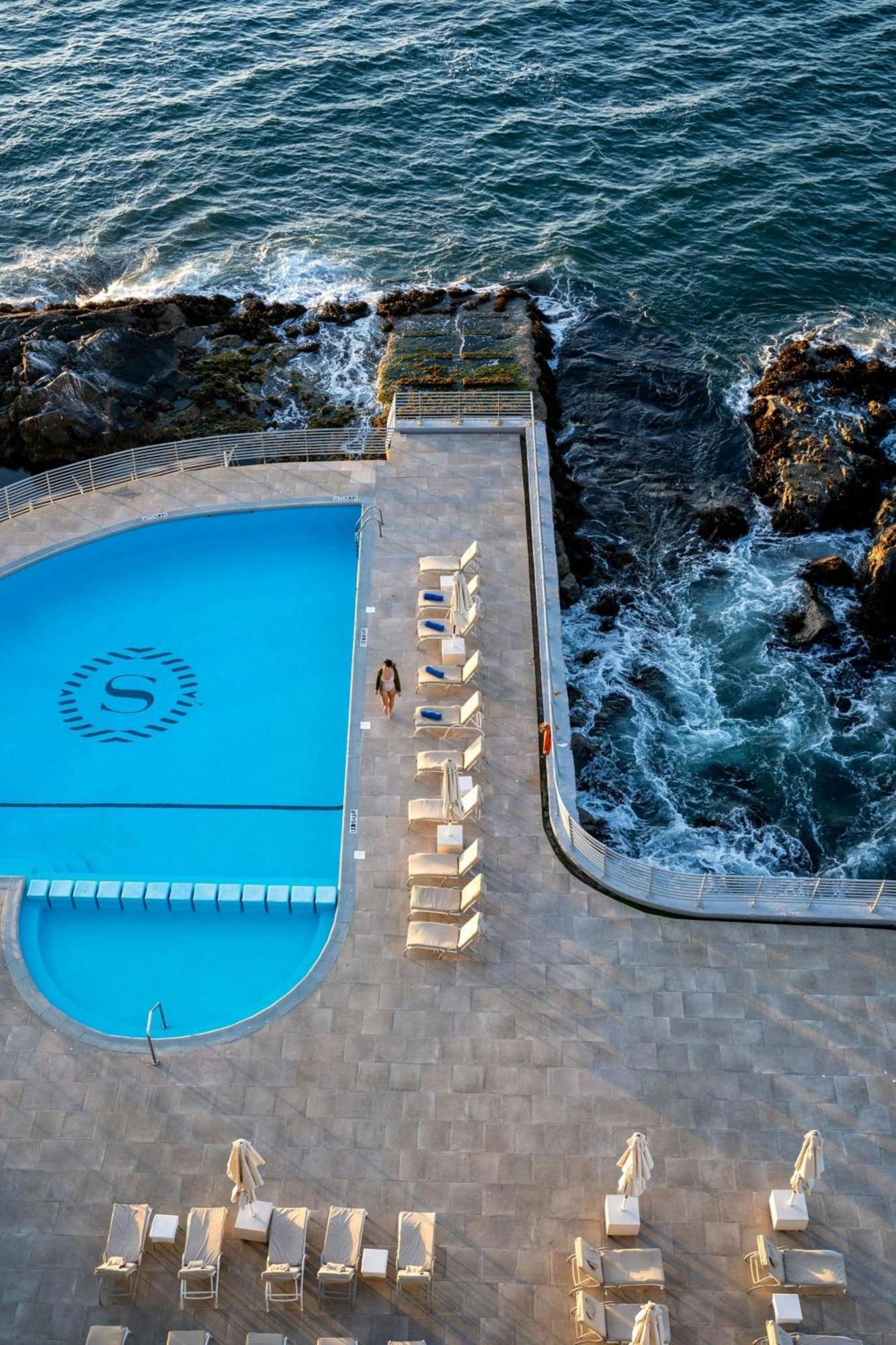 Sheraton Miramar Hotel & Convention Center Vina del Mar Exterior foto The pool at the Hotel